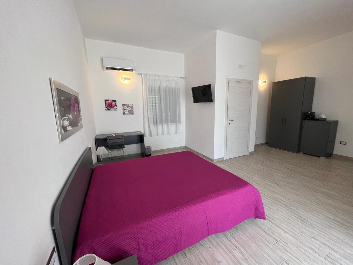Residenza Giulia Hotel Scanzano Jonico Buitenkant foto